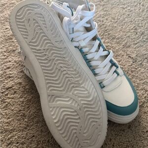 Sam Edelman White and Teal Sneakers